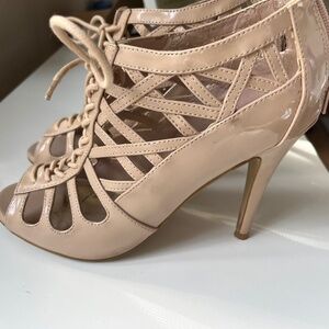 Material Girl Harlie Lace Up Sandals | Size 8.5 US